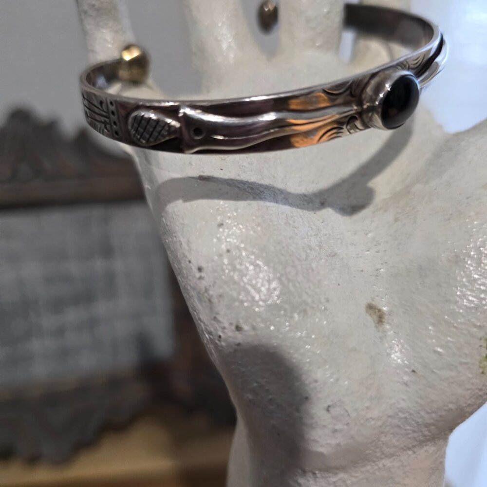 Silver and black onyx cuff bracelet ~ VINTAGE - Picture 4 of 8